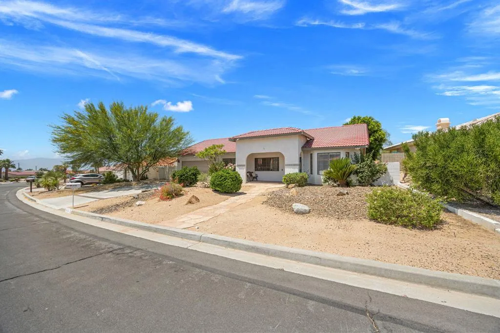 9735 Hoylake Road, Desert Hot Springs, California 92240 home-pic-46